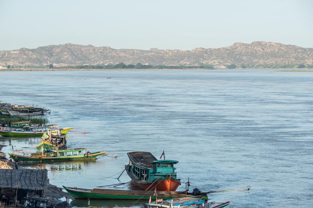 Bagan Hotel River View Bagian luar foto