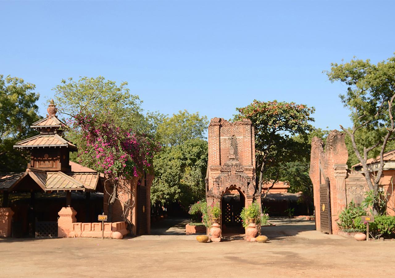 Bagan Hotel River View Bagian luar foto