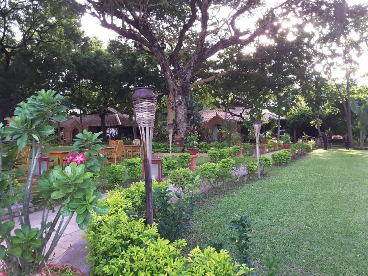 Bagan Hotel River View Bagian luar foto