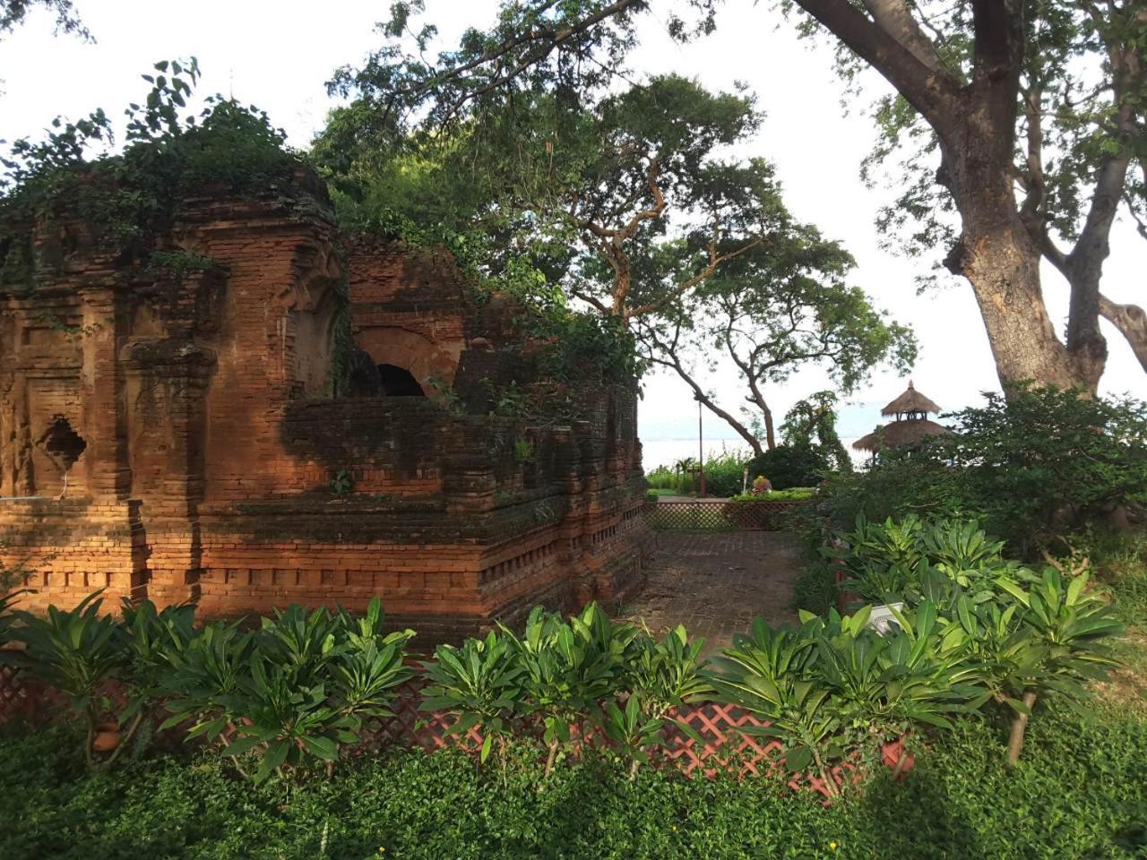 Bagan Hotel River View Bagian luar foto