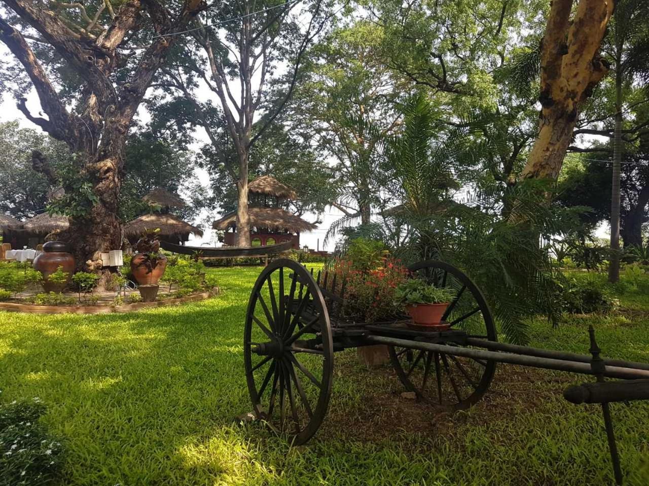 Bagan Hotel River View Bagian luar foto