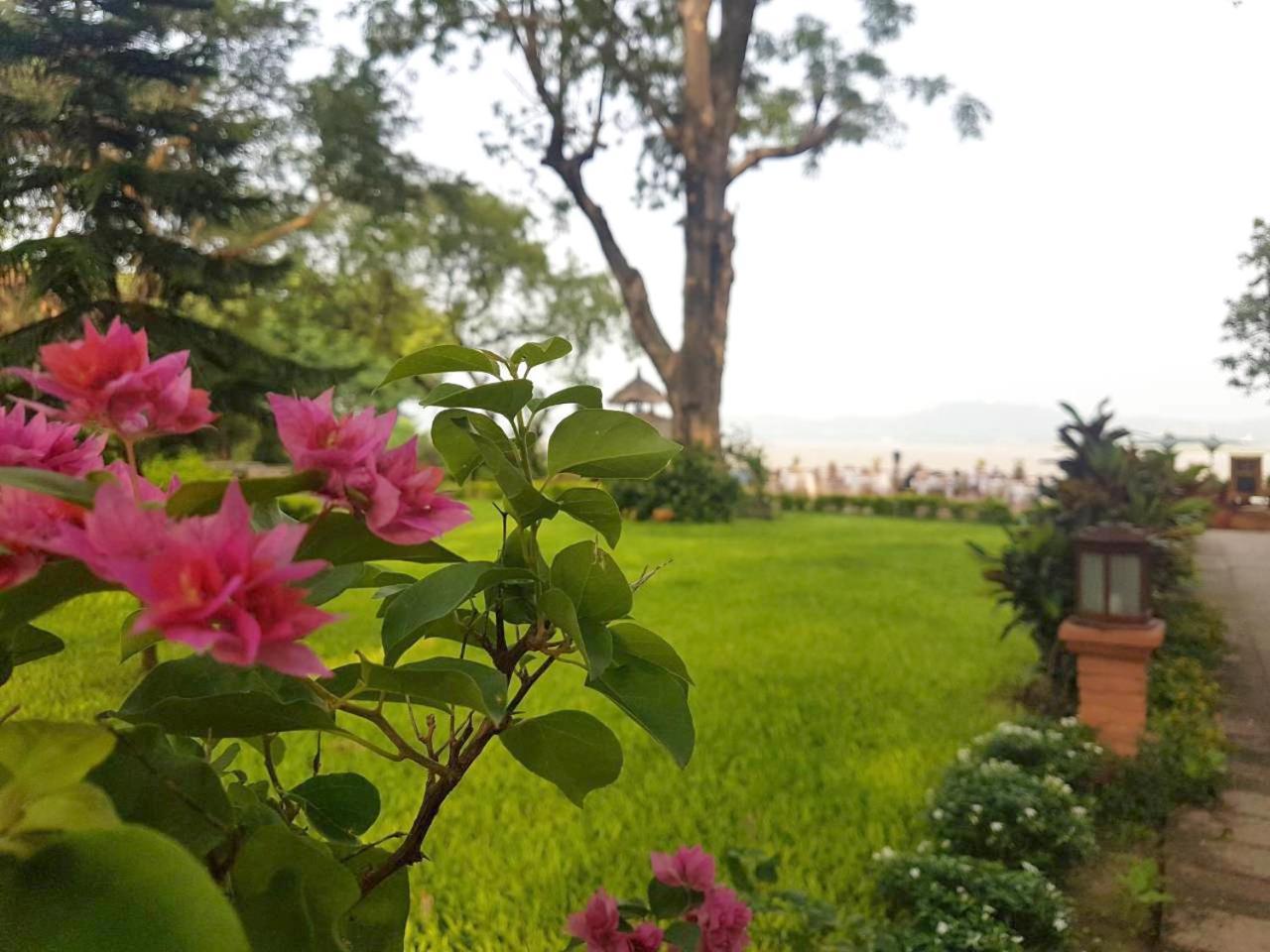 Bagan Hotel River View Bagian luar foto