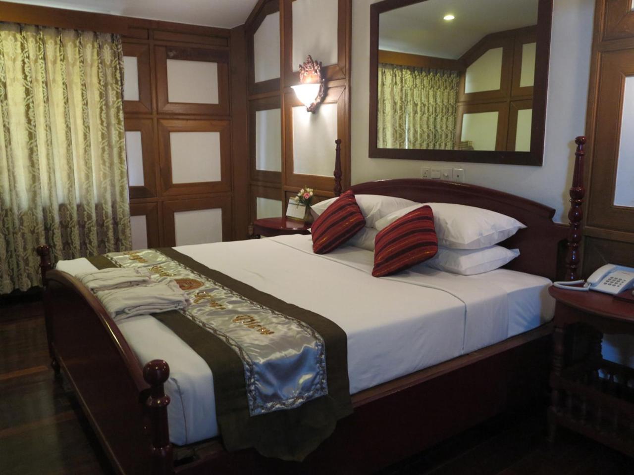 Bagan Hotel River View Bagian luar foto