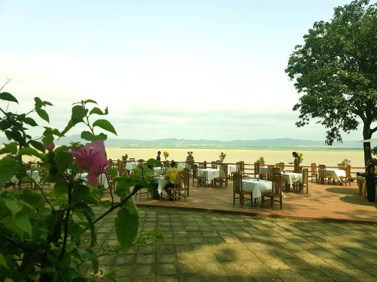 Bagan Hotel River View Bagian luar foto
