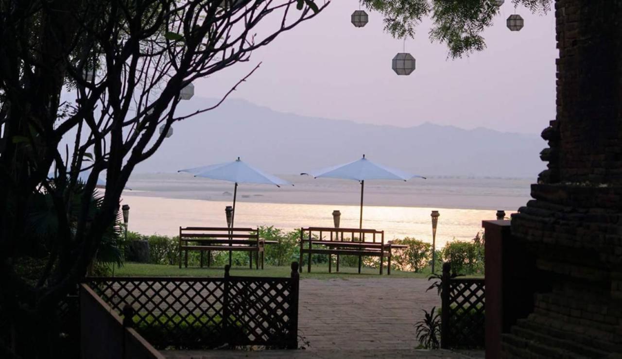 Bagan Hotel River View Bagian luar foto